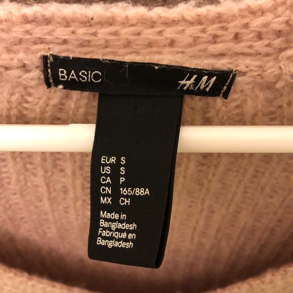 Cute V neck H&M’s M sweater - Picture 3 of 5